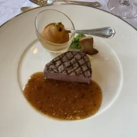メインのステーキ