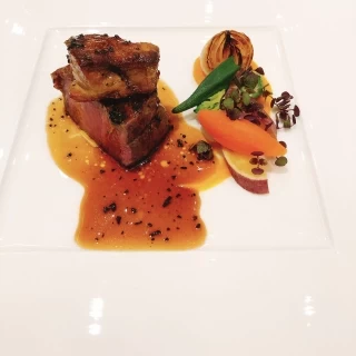 メイン肉料理