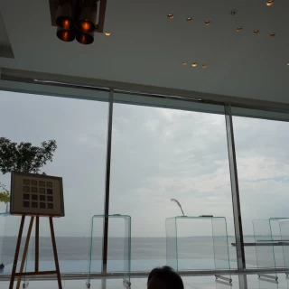 通り雨が降っていましたが、自然光が上手く取り入られていた。