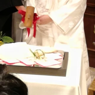 共同作業が鯛の塩釜焼き叩き