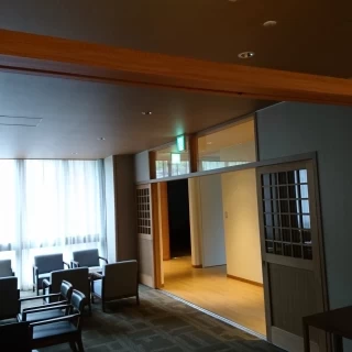 挙式まで儀式の説明を受けたりする待合室です。