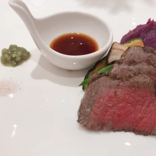 お肉はジューシーで焼き加減もちょうどよく美味しかったです
