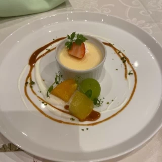 デザート、プリンが好きなので入れてもらいました。