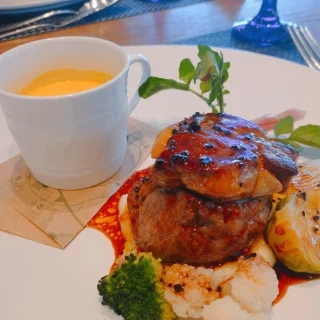 ブライダルフェアでいただいたメインのお肉料理。