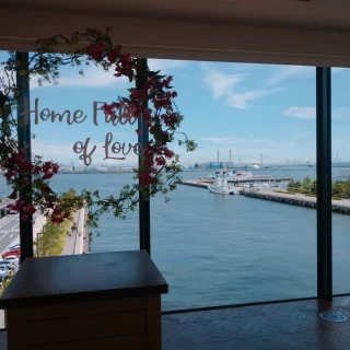 屋上のチャペル。海が一望できます。