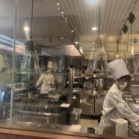 キッチンの様子が見えます。