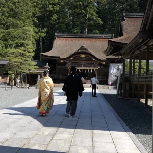挙式前に色打掛でも撮影しました。|568469さんの小國神社の写真(1084520)