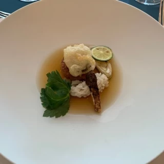 ハモと松茸のコンソメ仕立て