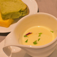 スープ、野菜のパン