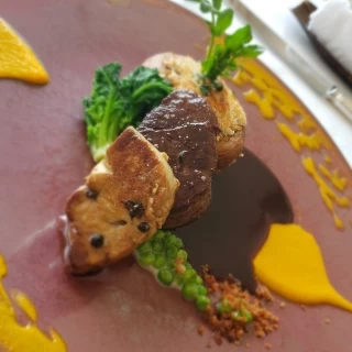 お料理は繊細で本当に美味しいです。