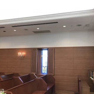 窓があり外の光が入ります