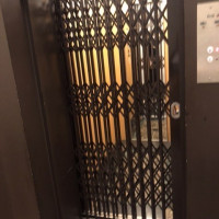 レトロなエレベーター