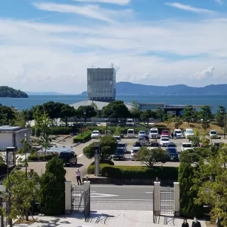 目の前に瀬戸内海が広がる