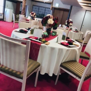 和のモチーフの披露宴会場