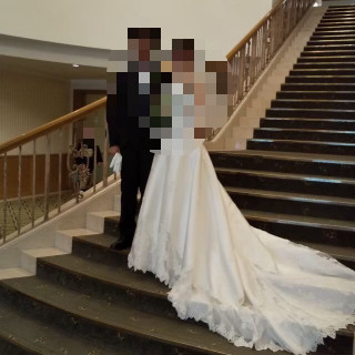 挙式前に写真撮影が階段で行われていました。