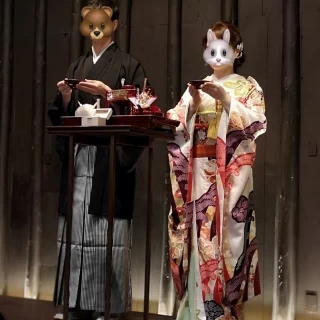 木造で自然光もたくさん入る挙式会場でした。