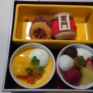 デザートの雷門ケーキなど美味しかったです