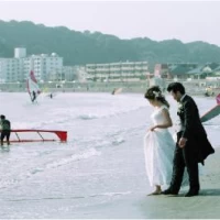 海での撮影。波うち際まで行きました。