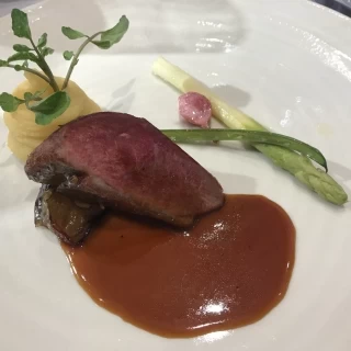 メイン