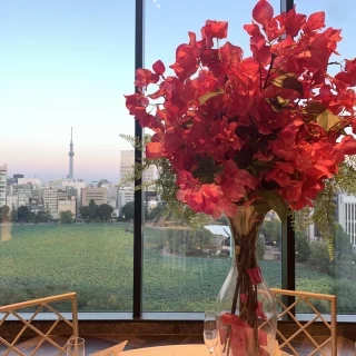 披露宴は夕焼けから夜景に変わる15時〜18時がオススメ。