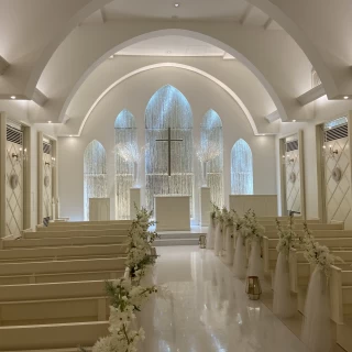 真っ白な空間で神秘的な場所。