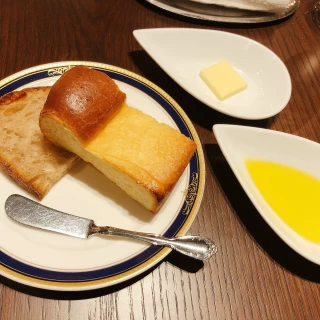 Park Baker LAB.で焼かれた2種のパン