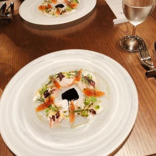 旬のお魚と果物のカルパッチョ

果物はイチジク