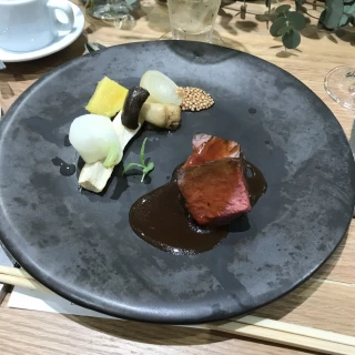 メインの肉料理
