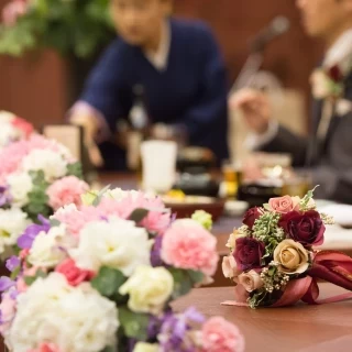 式場会場で結婚式を挙げる前の様子です。