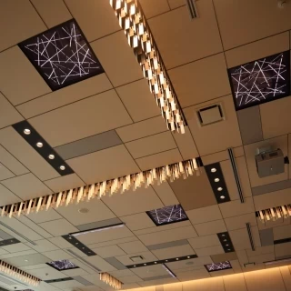 ヴィラM披露宴会場天井