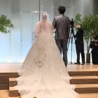 後ろ姿も綺麗なドレスです꙳★*゜