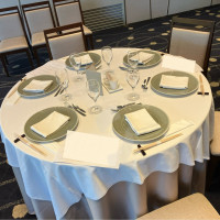 ゲストテーブルは6人掛け
大きいサイズも追加料金で可能