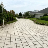 チャペルに入る前の庭です。