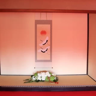 床の間、新郎新婦の隣側