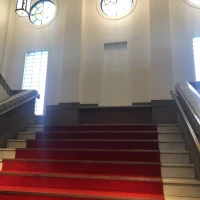 赤絨毯階段