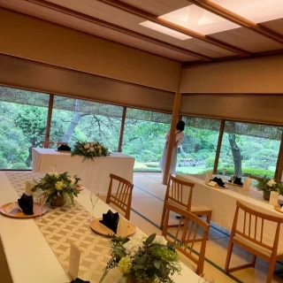 披露宴会場その1。庭が見える