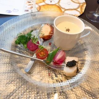 前菜料理
ホタテとオマール海老
さつまいものポタージュ