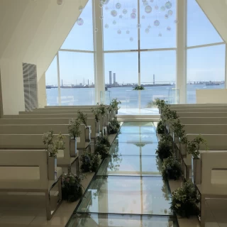 海と空が綺麗なチャペル