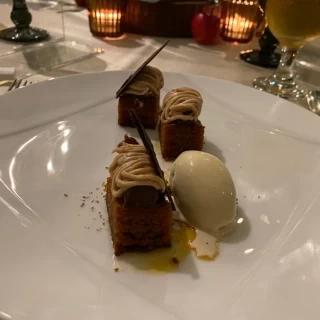 デザートのケーキ