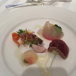 前菜です。彩りが綺麗でした。