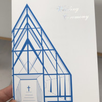 模擬結婚式のパンフレットです。上質なイメージのデザイン。