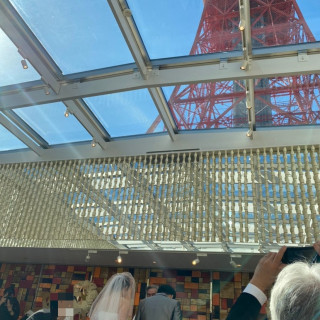 下から東京タワー見える感じ