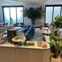 ゲストの待合室。カフェのようでした