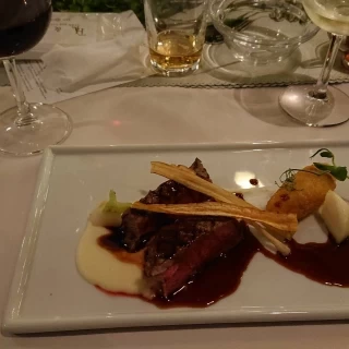 メインのお肉料理