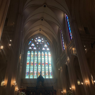ステンドグラスの綺麗な大聖堂