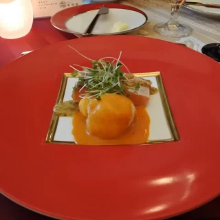 食器にもこだわりを感じました。
