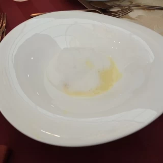 スープは見た目もオシャレでとてもおいしかった。