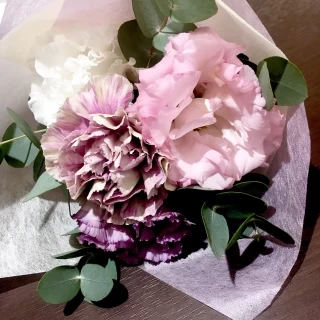 フラワーデザイナーさんの装花