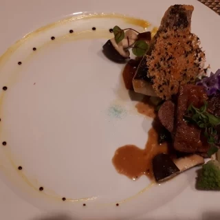 肉と魚料理