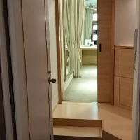 控室1(入口から)